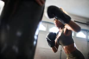Entrenamiento con saco de boxeo